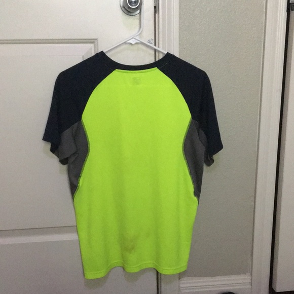 Champion dri fit shirt - Picture 2 of 3